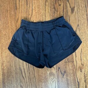 Lululemon Hotty Hot shorts 2.5”